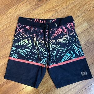 Maui and Sons Men's Vibrant Leaf Board Shorts Size 34